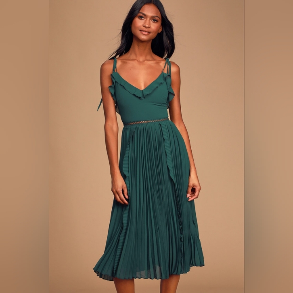 Emerald Green Tie-strap Pleated Midi Dress never a dull moment